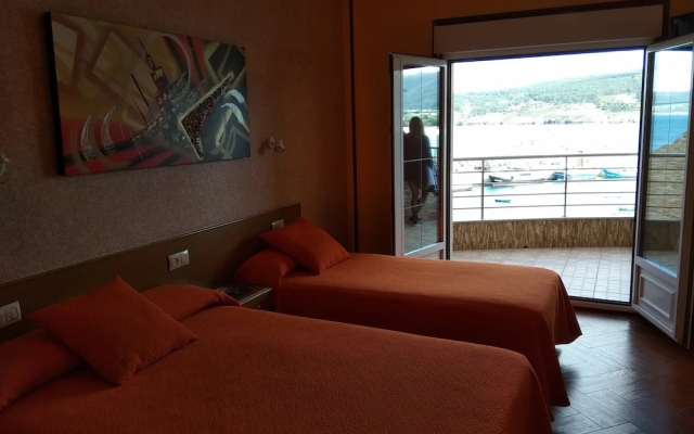 Hostal Bahía