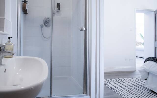 The Sand Castle - 2 Bedroom Apartment - Tenby