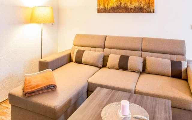 Simplistic Apartment in Neukieritzsch With Garden