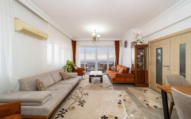 Apartment With Panoramic City View in Kepez