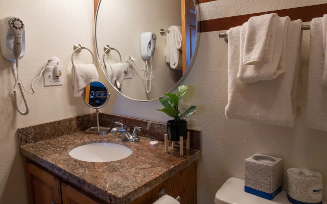 Alpenglow Three Bedroom Two Bath XL A16
