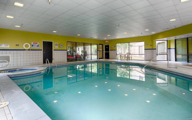 Best Western Plus McDonough Inn & Suites