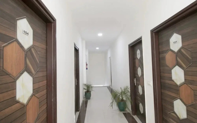 Crown Resort And Restaurent by OYO Rooms