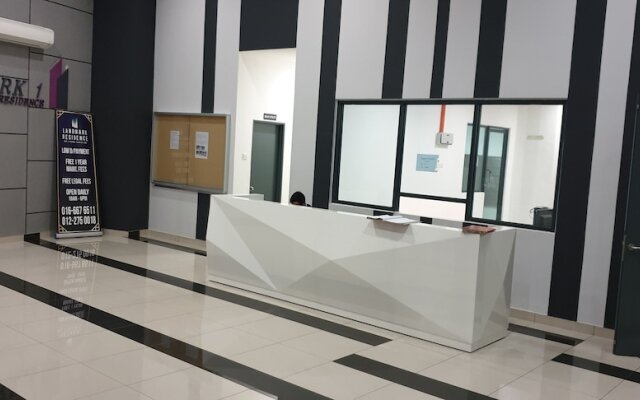 MLH Deluxe Studio Suites @ Landmark Residence