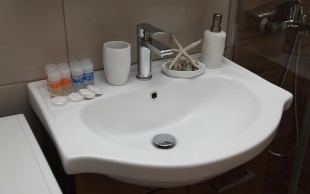 Ariadni s Athenian Apartment
