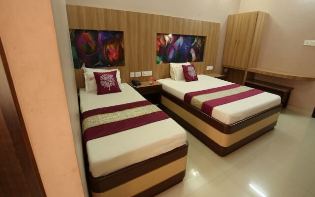 OYO 7878 Hotel Skyark