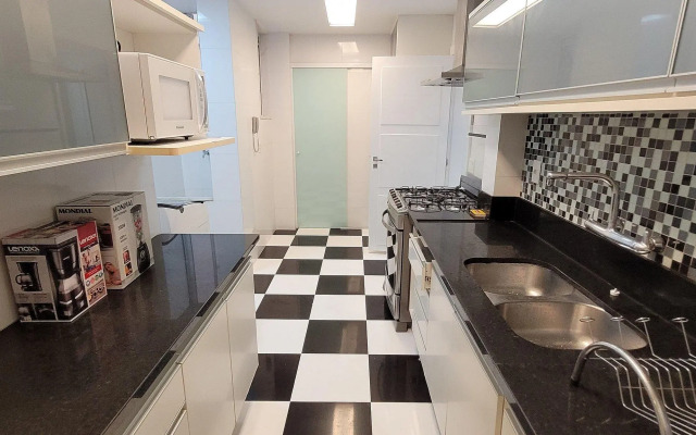 Amplo apartamento Avenida Atlantica