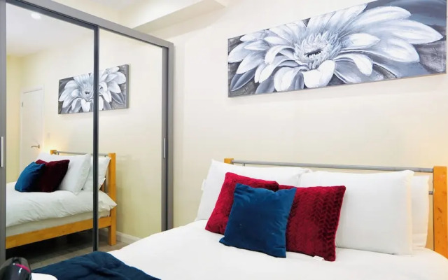 F3 Cranbrook Stunning Apt Free Parking