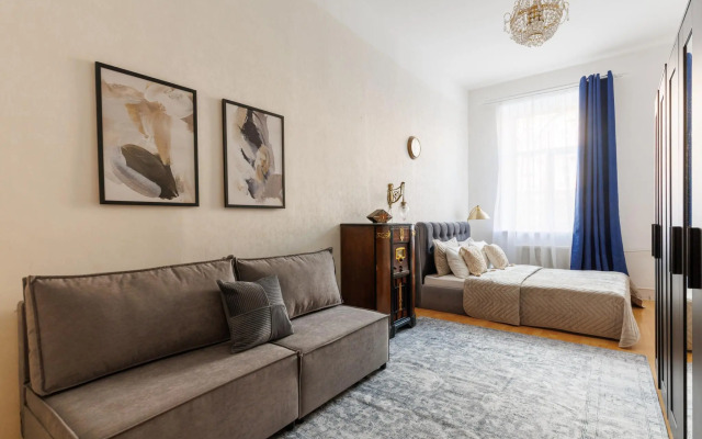 DeRent Aparts (ДеРент Апартс) на улице Большая Конюшенная 13