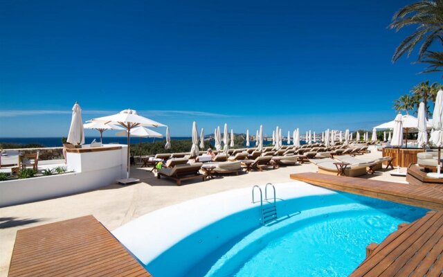 Destino Pacha Ibiza - Adults Only - Entrance to Pacha Club Included