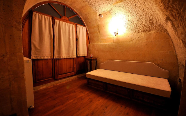 Has Cave Konak