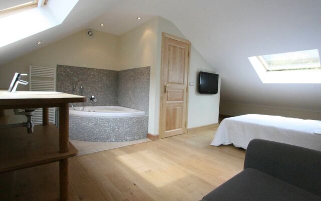 Luxury Cottage in Hamoir beside a River
