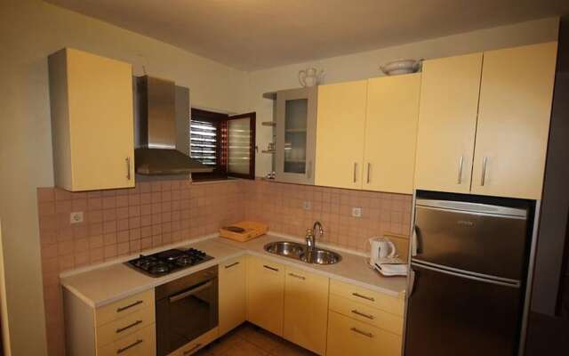 Family Ground Floor Apartment, Close to the Beach