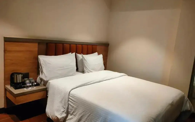 Hotel Season 4 Executive