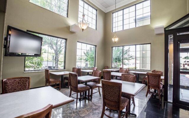 Spark by Hilton Duluth