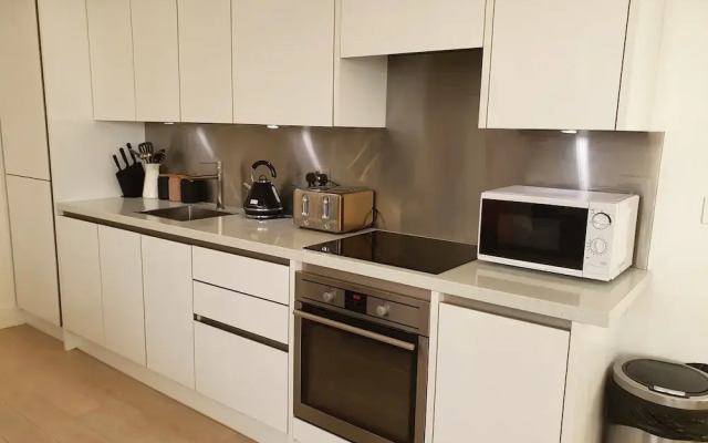 Modern Kings Road Executive Apartment