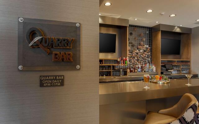DoubleTree by Hilton Evansville