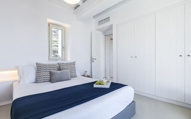 Villa Blue - White by Thea-concept