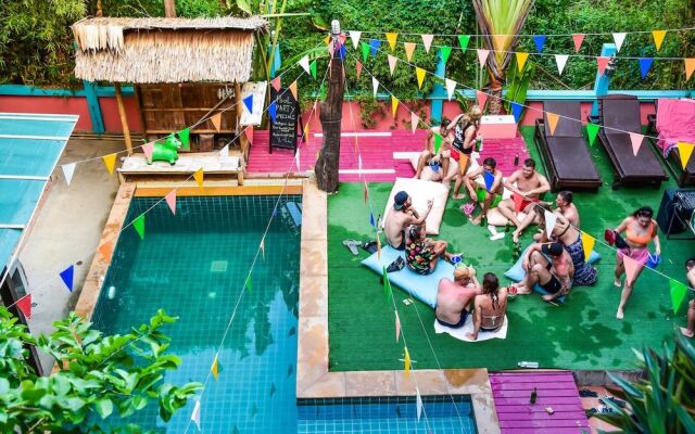 Mad Monkey Koh Phangan Hostel - Adults Only