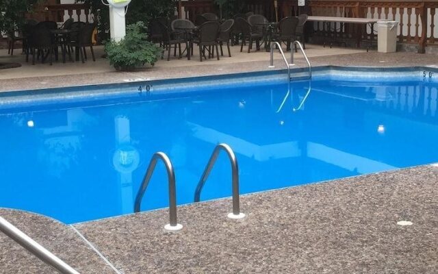 Shawano Four Seasons Hotel