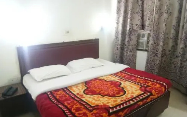 Hotel Moti Mahal by MTMC Rooms