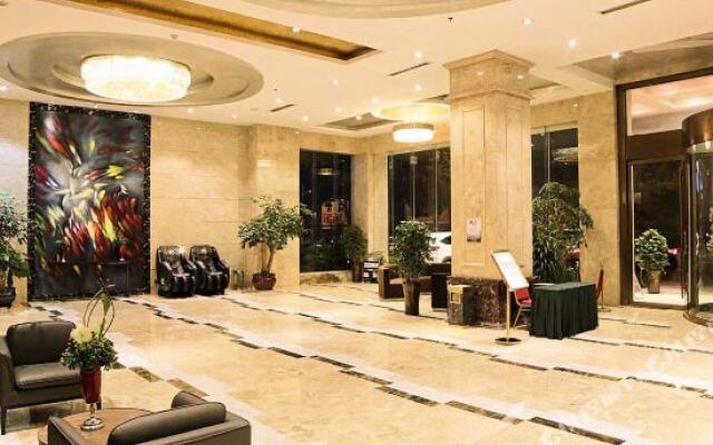 Aili Jinzuo Hotel (Anshun Huangguoshu Street Railway Station)