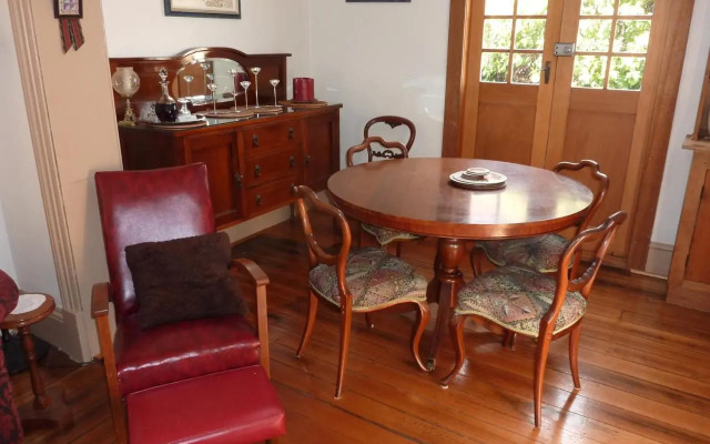 Eliza cottage