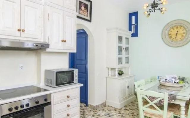 Oia's Sunset Apartments