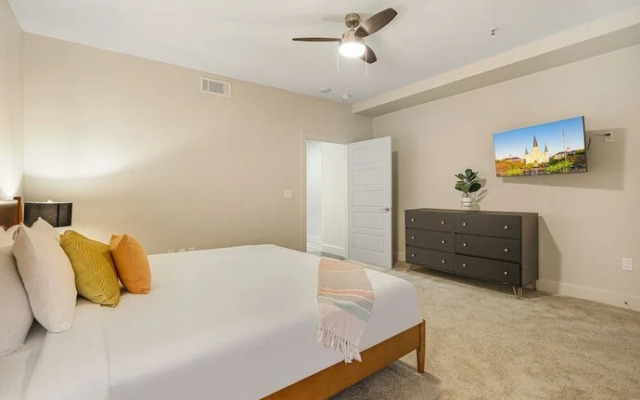 Peaceful Condo Near Bourbon Street