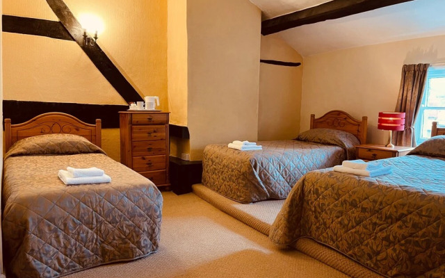 Cain Valley Hotel