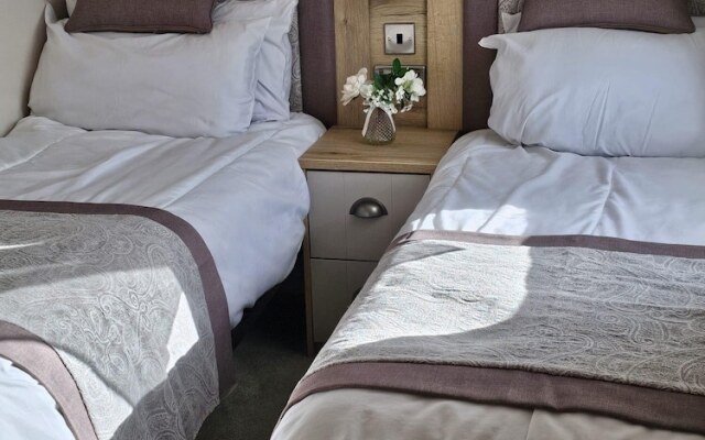 Premium 2 Bedroom Caravan With Free Wifi