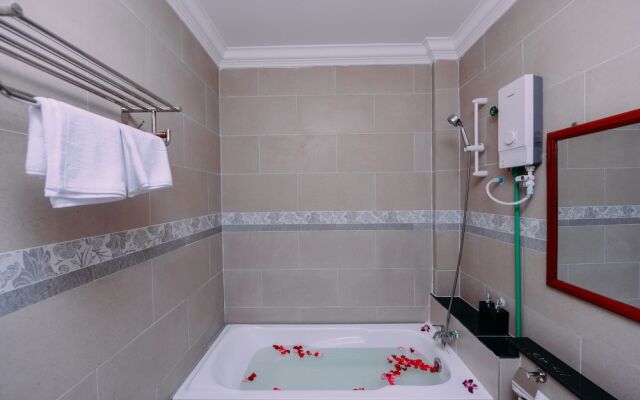Sky Palace Boutique Hotel