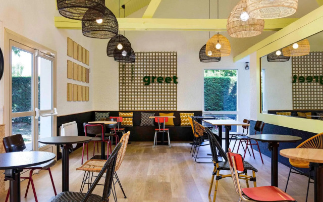 greet Hotel Villeneuve La Garenne