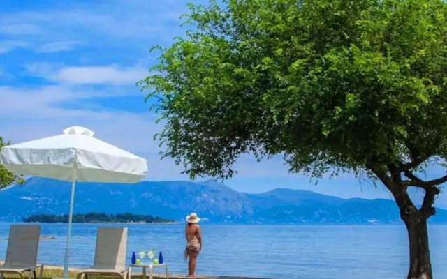 Riverside Villa 8 Persons With Access to the sea