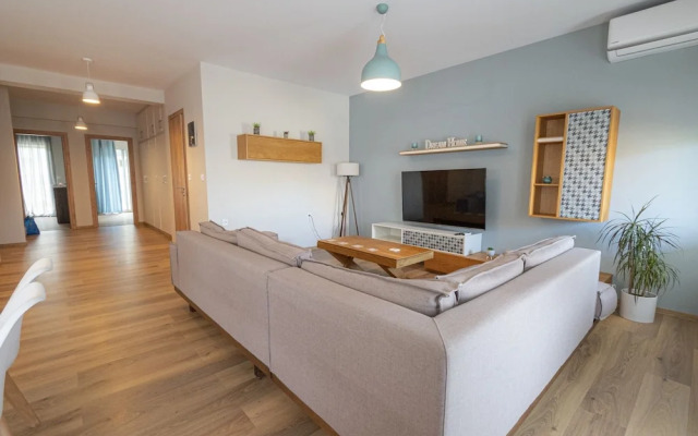 Simon Apartment by Rentalspro