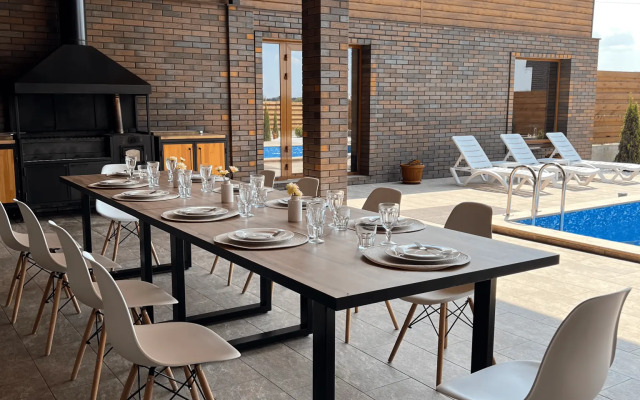 Guest House No. 1 Four Seasons