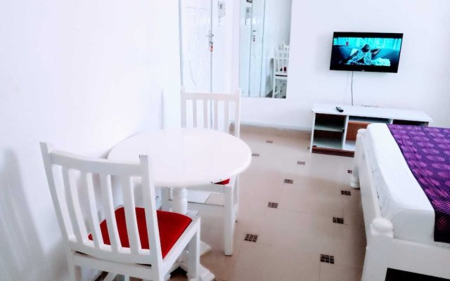 Lux Suites Bustani studio Apartments