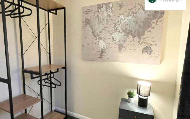 3 Bedroom 2 Bath House By Passionfruitproperties Close To Coventry City Centre - Free Wi-Fi, Driveway And Garden - 8RWC