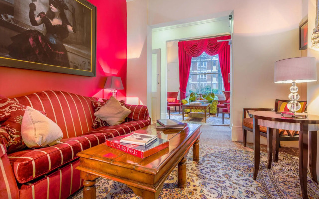 Tophams Hotel