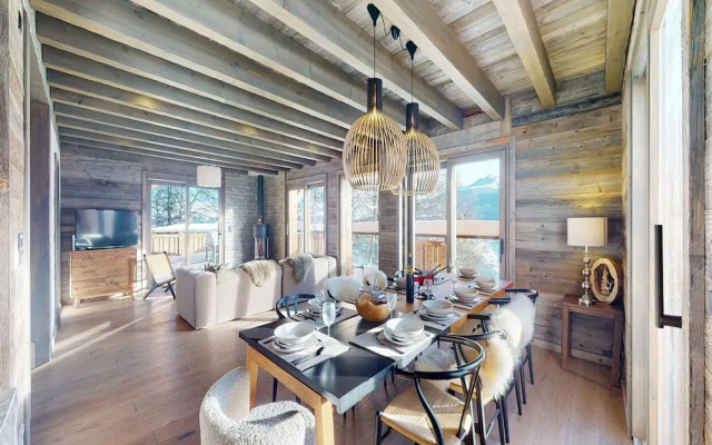 Cosy Chalet in Vex With Balcony