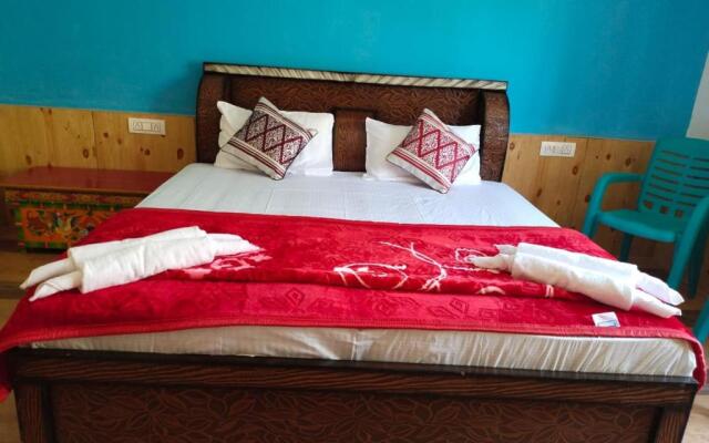 La-Tsas Guest House