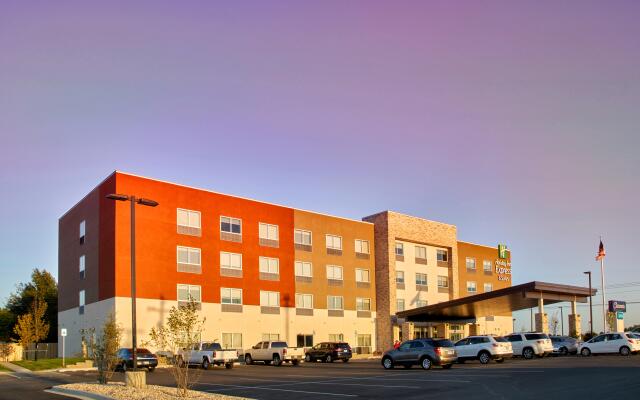 Holiday Inn Express & Suites Tulsa NE - Claremore, an IHG Hotel