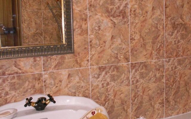 Château de la Court d'Aron