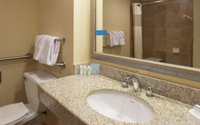 Hampton Inn & Suites Charlotte-Arrowood Rd.