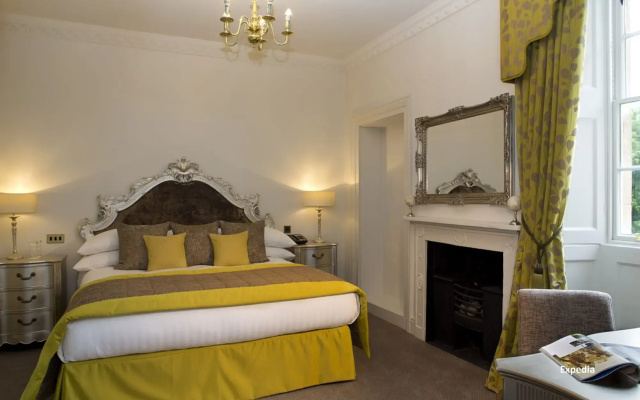 Bailbrook House