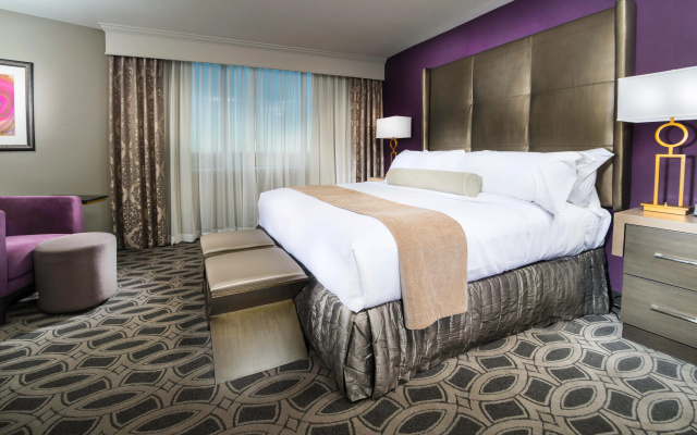 Crowne Plaza Saddle Brook by IHG