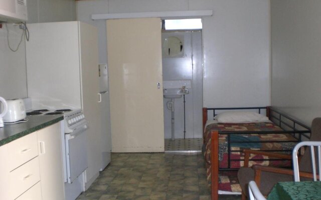 Pinjarra Caravan Park and Cabins