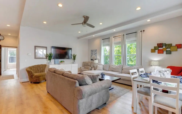 Steps to Buckeye Lake: Family-friendly Home