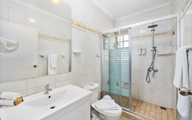 Remodeled 3br2ba Cozy Central Private Pool