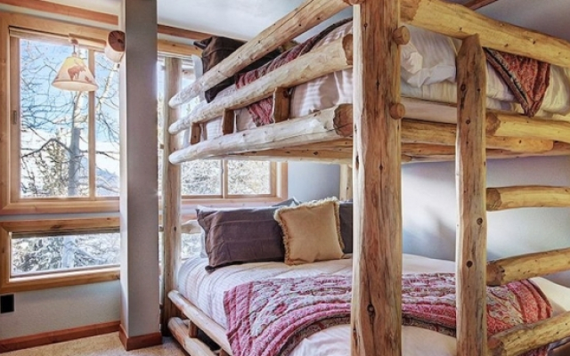 Ski Hill 27 2 Bedroom Condo by RedAwning